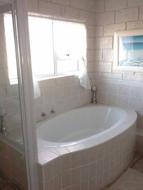 Le Mahi Guest House Langebaan Exterior foto